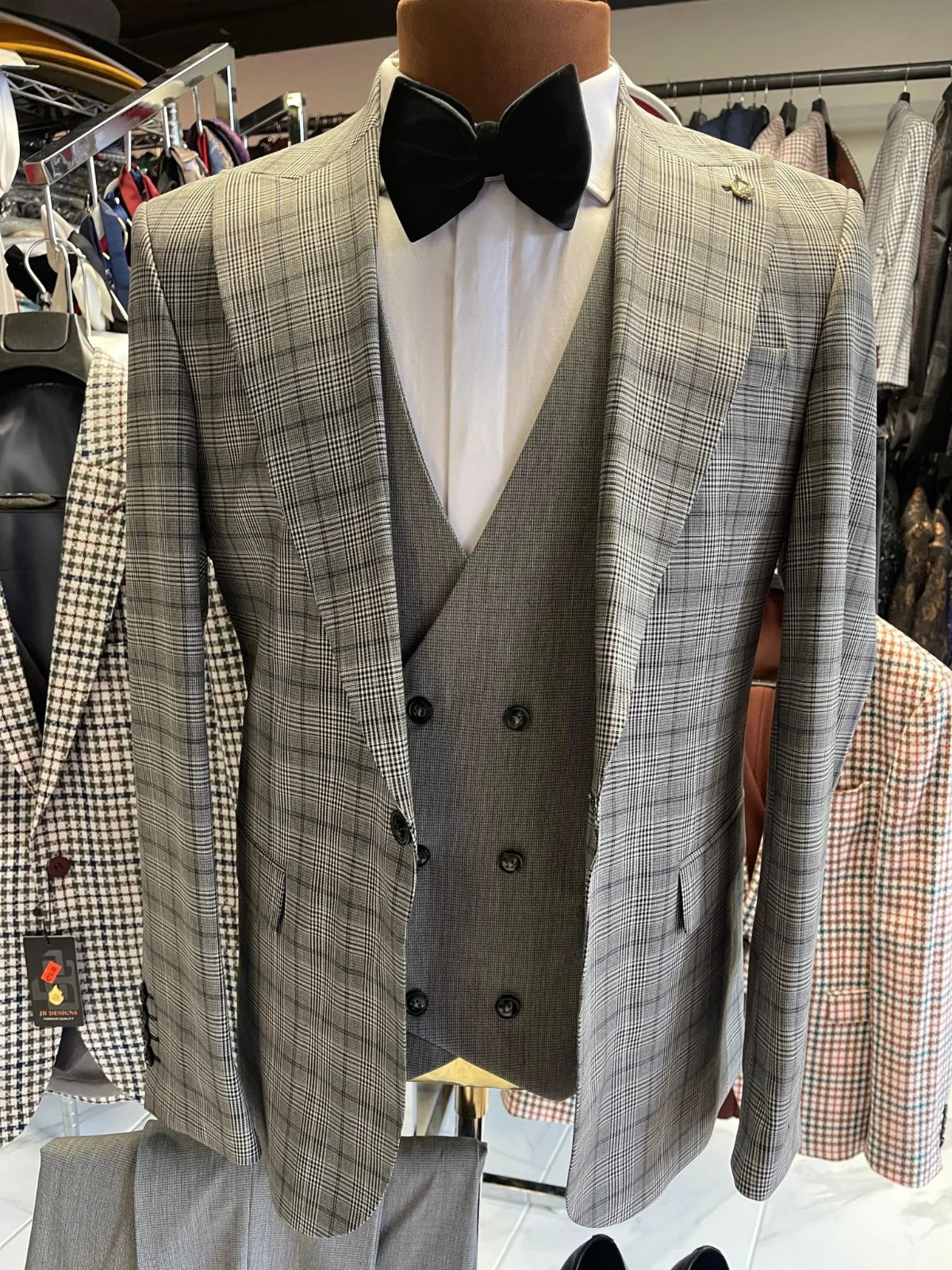 A JB Grey Plaid 3pc Suit Set